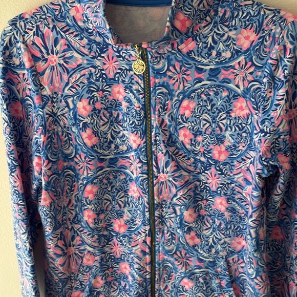 Lilly Pulitzer | UPF 50+ Leona Zip Up Jacket    Takin it Easy- Size Small - Picture 3 of 7